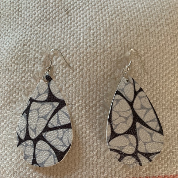 Meli’s Armoire Jewelry - Teardrop Leather Earrings